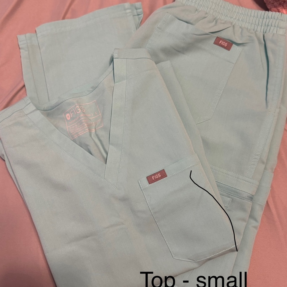 Figs Sky Blue Scrub Ensemble